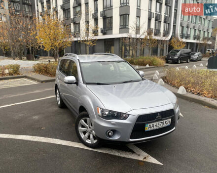 Серый Мицубиси Аутлендер ХЛ, объемом двигателя 2.4 л и пробегом 182 тыс. км за 9800 $, фото 3 на Automoto.ua