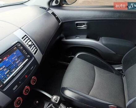 Серый Мицубиси Аутлендер ХЛ, объемом двигателя 2.3 л и пробегом 289 тыс. км за 10333 $, фото 26 на Automoto.ua