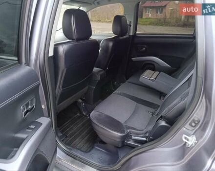 Серый Мицубиси Аутлендер ХЛ, объемом двигателя 2.3 л и пробегом 289 тыс. км за 10333 $, фото 33 на Automoto.ua