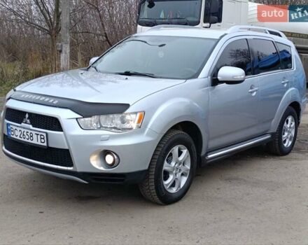 Серый Мицубиси Аутлендер ХЛ, объемом двигателя 2 л и пробегом 209 тыс. км за 9555 $, фото 3 на Automoto.ua