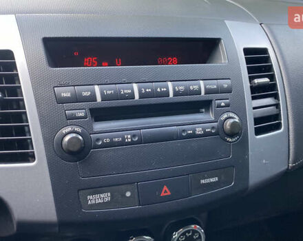 Сірий Міцубісі Аутлендер ХЛ, об'ємом двигуна 2.4 л та пробігом 126 тис. км за 11200 $, фото 32 на Automoto.ua