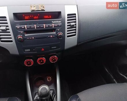 Серый Мицубиси Аутлендер ХЛ, объемом двигателя 2 л и пробегом 209 тыс. км за 9555 $, фото 23 на Automoto.ua