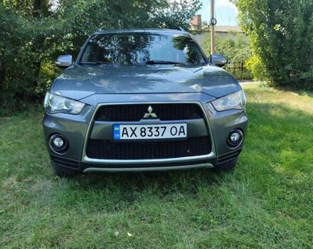 Серый Мицубиси Аутлендер ХЛ, объемом двигателя 2.36 л и пробегом 235 тыс. км за 10800 $, фото 9 на Automoto.ua