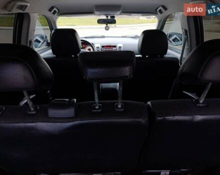 Серый Мицубиси Аутлендер ХЛ, объемом двигателя 2 л и пробегом 209 тыс. км за 9555 $, фото 37 на Automoto.ua