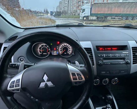 Сірий Міцубісі Аутлендер ХЛ, об'ємом двигуна 2.2 л та пробігом 259 тис. км за 11500 $, фото 13 на Automoto.ua