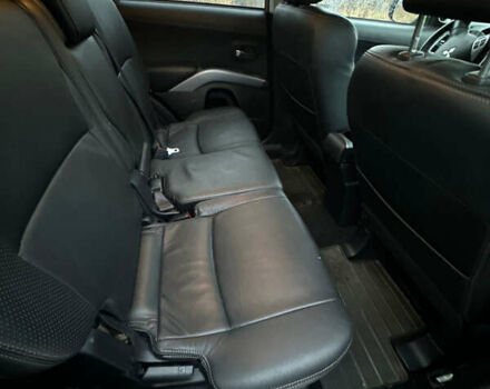 Сірий Міцубісі Аутлендер ХЛ, об'ємом двигуна 2.2 л та пробігом 259 тис. км за 11500 $, фото 20 на Automoto.ua