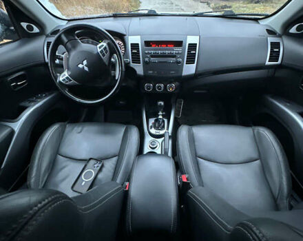 Сірий Міцубісі Аутлендер ХЛ, об'ємом двигуна 2.2 л та пробігом 259 тис. км за 11500 $, фото 14 на Automoto.ua