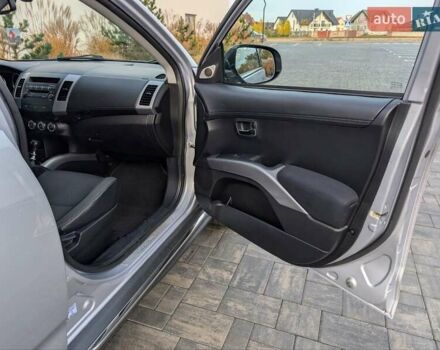 Серый Мицубиси Аутлендер ХЛ, объемом двигателя 2.2 л и пробегом 266 тыс. км за 11250 $, фото 48 на Automoto.ua