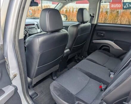 Сірий Міцубісі Аутлендер ХЛ, об'ємом двигуна 2.2 л та пробігом 266 тис. км за 11250 $, фото 49 на Automoto.ua