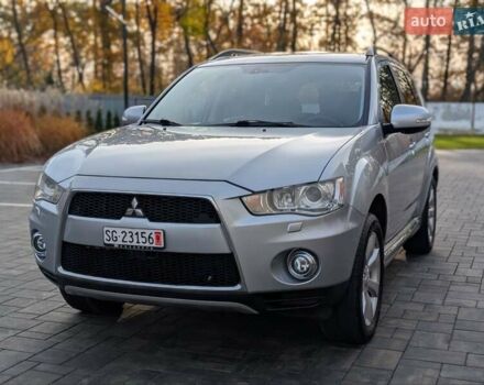 Серый Мицубиси Аутлендер ХЛ, объемом двигателя 2.2 л и пробегом 266 тыс. км за 11250 $, фото 3 на Automoto.ua