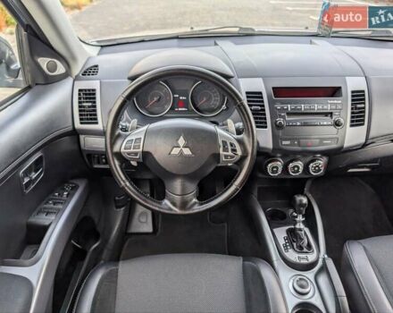 Серый Мицубиси Аутлендер ХЛ, объемом двигателя 2.2 л и пробегом 266 тыс. км за 11250 $, фото 35 на Automoto.ua