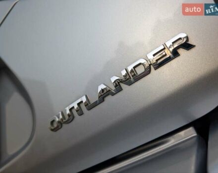 Сірий Міцубісі Аутлендер ХЛ, об'ємом двигуна 2.2 л та пробігом 266 тис. км за 11250 $, фото 25 на Automoto.ua