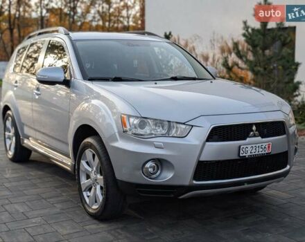 Сірий Міцубісі Аутлендер ХЛ, об'ємом двигуна 2.2 л та пробігом 266 тис. км за 11250 $, фото 5 на Automoto.ua