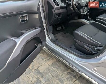 Сірий Міцубісі Аутлендер ХЛ, об'ємом двигуна 2.2 л та пробігом 266 тис. км за 11250 $, фото 44 на Automoto.ua