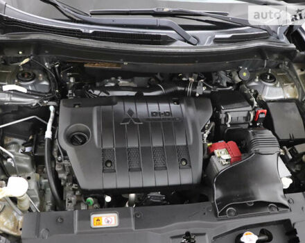 Сірий Міцубісі Аутлендер ХЛ, об'ємом двигуна 2.3 л та пробігом 206 тис. км за 13999 $, фото 89 на Automoto.ua