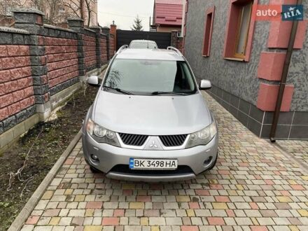 Мицубиси Аутлендер ХЛ 2007 в Ровно на Automoto.ua Серый Мицубиси Аутлендер ХЛ, объемом двигателя 2.36 л и пробегом 200 тыс. км за 8800 $, фото 1 на Automoto.ua