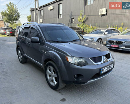 Міцубісі Аутлендер ХЛ 2008 у Києві на Automoto.ua Сірий Міцубісі Аутлендер ХЛ, об'ємом двигуна 2.36 л та пробігом 215 тис. км за 9000 $, фото 1 на Automoto.ua
