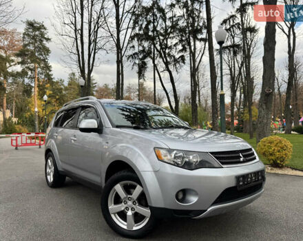 Сірий Міцубісі Аутлендер ХЛ, об'ємом двигуна 3 л та пробігом 195 тис. км за 10300 $, фото 1 на Automoto.ua