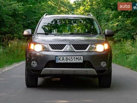 Мицубиси Аутлендер ХЛ 2008 в Белой Церкве на Automoto.ua Серый Мицубиси Аутлендер ХЛ, объемом двигателя 2.36 л и пробегом 278 тыс. км за 8000 $, фото 1 на Automoto.ua