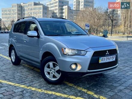 Мицубиси Аутлендер ХЛ 2011 в Харькове на Automoto.ua Серый Мицубиси Аутлендер ХЛ, объемом двигателя 2 л и пробегом 68 тыс. км за 11900 $, фото 1 на Automoto.ua