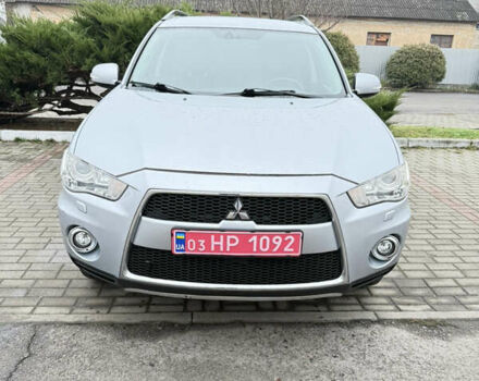 Серый Мицубиси Аутлендер ХЛ, объемом двигателя 2.2 л и пробегом 259 тыс. км за 11500 $, фото 1 на Automoto.ua