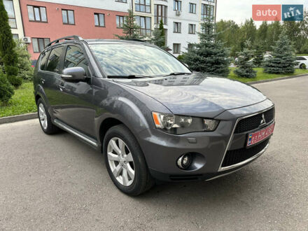 Міцубісі Аутлендер ХЛ 2011 у Рівному на Automoto.ua Сірий Міцубісі Аутлендер ХЛ, об'ємом двигуна 2.2 л та пробігом 306 тис. км за 11400 $, фото 1 на Automoto.ua