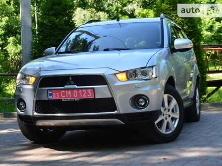 Міцубісі Аутлендер ХЛ 2012 у Дрогобичі на Automoto.ua Сірий Міцубісі Аутлендер ХЛ, об'ємом двигуна 2 л та пробігом 192 тис. км за 11850 $, фото 1 на Automoto.ua