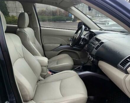 Синий Мицубиси Аутлендер ХЛ, объемом двигателя 3 л и пробегом 197 тыс. км за 9200 $, фото 19 на Automoto.ua