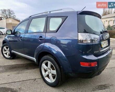 Синий Мицубиси Аутлендер ХЛ, объемом двигателя 3 л и пробегом 197 тыс. км за 9200 $, фото 4 на Automoto.ua