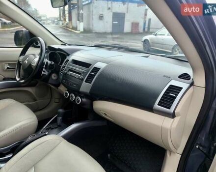 Синий Мицубиси Аутлендер ХЛ, объемом двигателя 3 л и пробегом 197 тыс. км за 9200 $, фото 18 на Automoto.ua