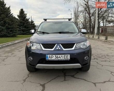 Синий Мицубиси Аутлендер ХЛ, объемом двигателя 3 л и пробегом 180 тыс. км за 9900 $, фото 2 на Automoto.ua