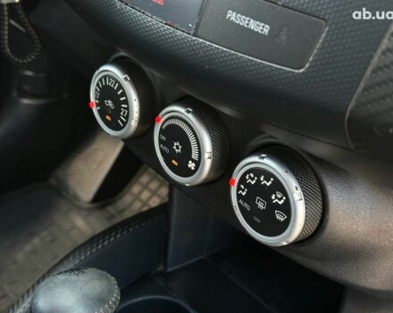 Зеленый Мицубиси Аутлендер ХЛ, объемом двигателя 3 л и пробегом 233 тыс. км за 9490 $, фото 23 на Automoto.ua