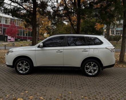 Белый Мицубиси Аутлендер, объемом двигателя 2.4 л и пробегом 146 тыс. км за 13500 $, фото 7 на Automoto.ua