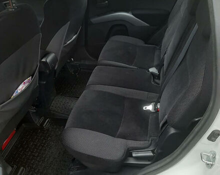 Белый Мицубиси Аутлендер, объемом двигателя 2.4 л и пробегом 63 тыс. км за 13800 $, фото 9 на Automoto.ua