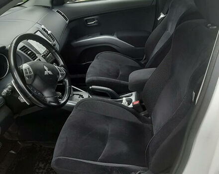 Белый Мицубиси Аутлендер, объемом двигателя 2.4 л и пробегом 63 тыс. км за 13800 $, фото 8 на Automoto.ua