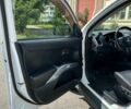 Белый Мицубиси Аутлендер, объемом двигателя 0 л и пробегом 288 тыс. км за 11000 $, фото 6 на Automoto.ua