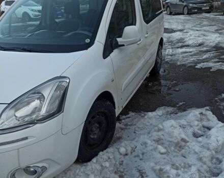 Білий Міцубісі Аутлендер, об'ємом двигуна 2 л та пробігом 279 тис. км за 3800 $, фото 1 на Automoto.ua