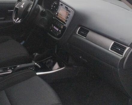 Белый Мицубиси Аутлендер, объемом двигателя 2.4 л и пробегом 119 тыс. км за 17800 $, фото 7 на Automoto.ua