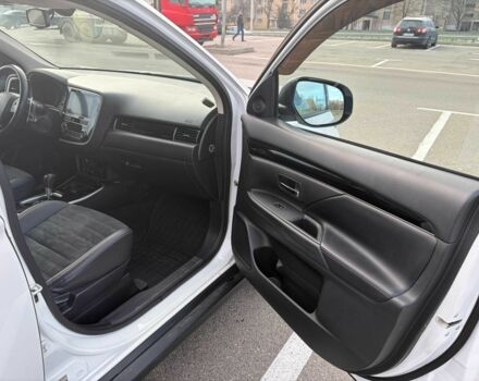 Белый Мицубиси Аутлендер, объемом двигателя 2.4 л и пробегом 168 тыс. км за 19500 $, фото 15 на Automoto.ua