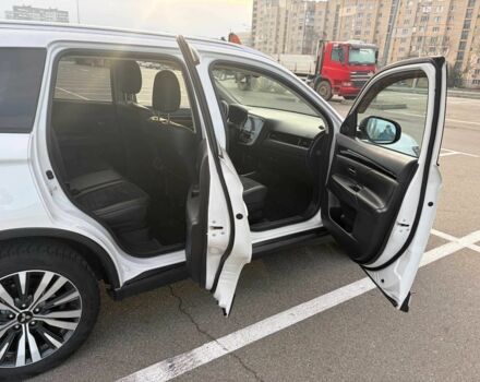 Белый Мицубиси Аутлендер, объемом двигателя 2.4 л и пробегом 168 тыс. км за 19500 $, фото 13 на Automoto.ua