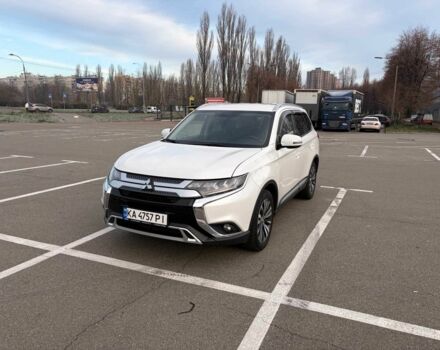 Белый Мицубиси Аутлендер, объемом двигателя 2.4 л и пробегом 168 тыс. км за 19500 $, фото 2 на Automoto.ua