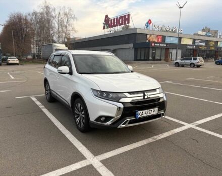 Белый Мицубиси Аутлендер, объемом двигателя 2.4 л и пробегом 168 тыс. км за 19500 $, фото 3 на Automoto.ua