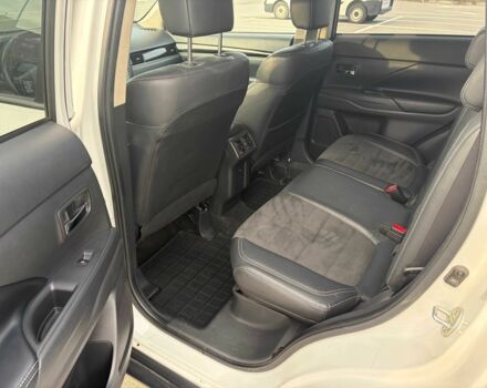 Белый Мицубиси Аутлендер, объемом двигателя 2.4 л и пробегом 168 тыс. км за 19500 $, фото 12 на Automoto.ua