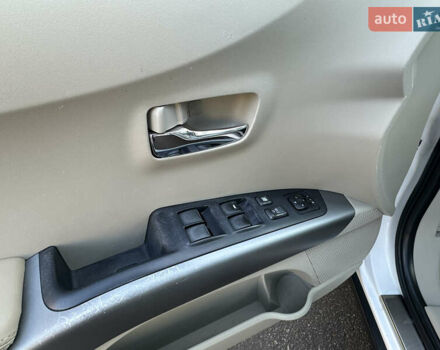 Білий Міцубісі Аутлендер, об'ємом двигуна 3 л та пробігом 187 тис. км за 7999 $, фото 26 на Automoto.ua