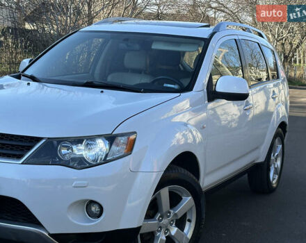 Білий Міцубісі Аутлендер, об'ємом двигуна 3 л та пробігом 187 тис. км за 7999 $, фото 2 на Automoto.ua