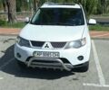 Міцубісі Аутлендер 2007 у Києві на Automoto.ua Білий Міцубісі Аутлендер, об'ємом двигуна 3 л та пробігом 226 тис. км за 6999 $, фото 1 на Automoto.ua