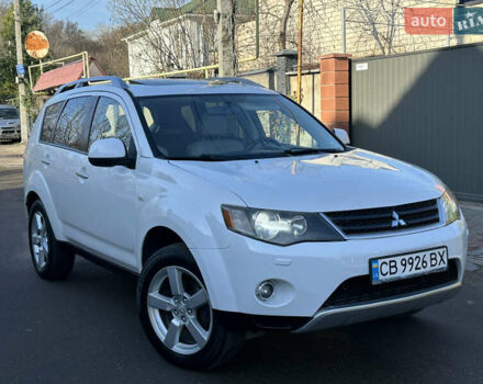 Білий Міцубісі Аутлендер, об'ємом двигуна 3 л та пробігом 187 тис. км за 7999 $, фото 4 на Automoto.ua