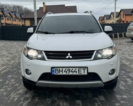 Білий Міцубісі Аутлендер, об'ємом двигуна 3 л та пробігом 312 тис. км за 7850 $, фото 1 на Automoto.ua