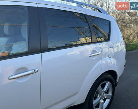 Білий Міцубісі Аутлендер, об'ємом двигуна 3 л та пробігом 187 тис. км за 7999 $, фото 18 на Automoto.ua