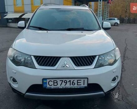Белый Мицубиси Аутлендер, объемом двигателя 2.36 л и пробегом 185 тыс. км за 8950 $, фото 4 на Automoto.ua